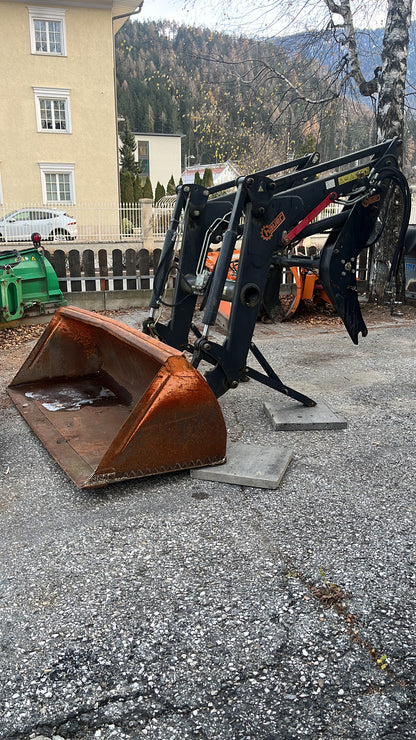 Unimog U400 lang (optional mit Schneepflug und Streuer 3,5m3)