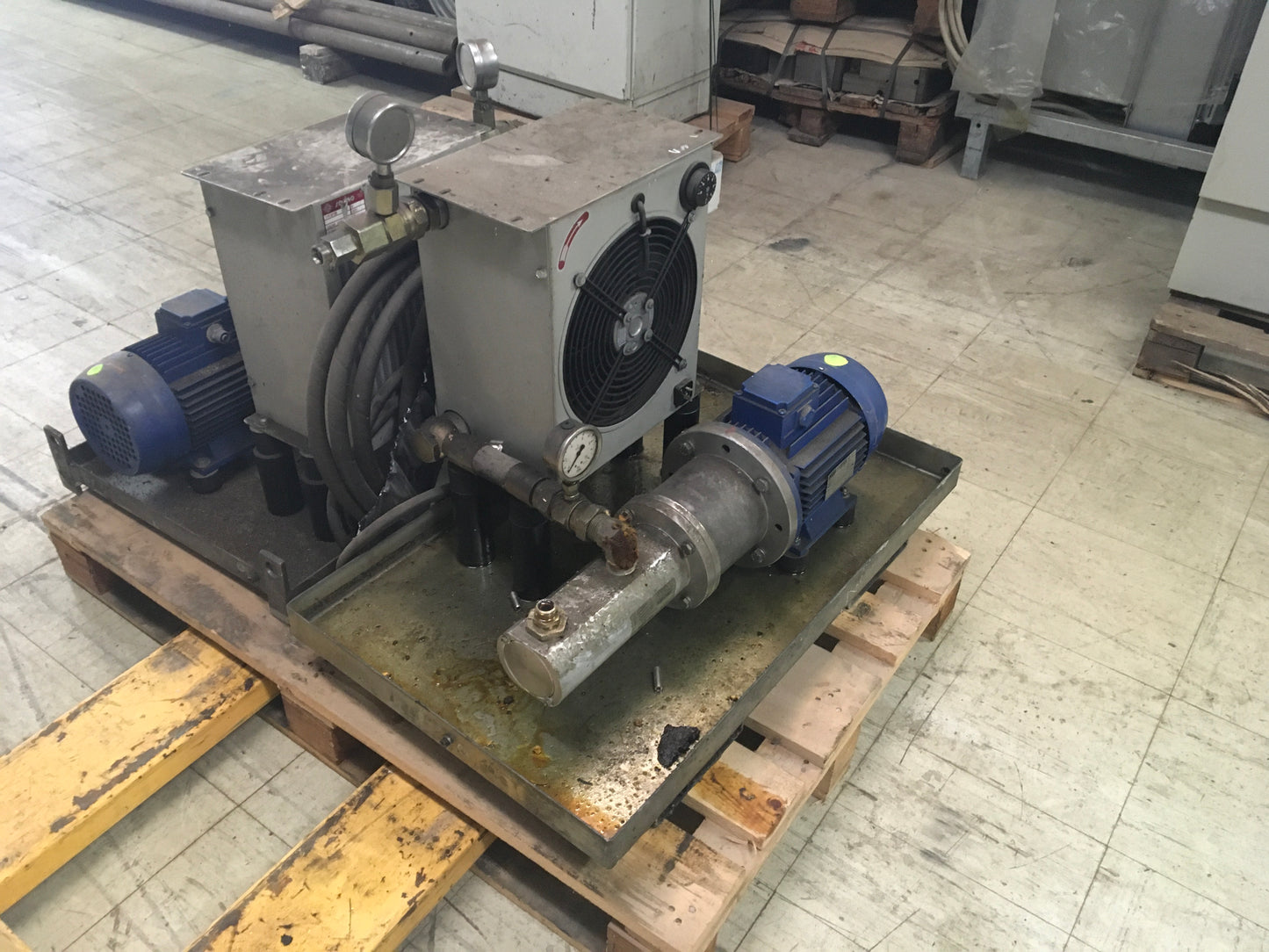 Hydraulikeinheit 1,5 kw mit Kühleinheit Thermostatgesteuert