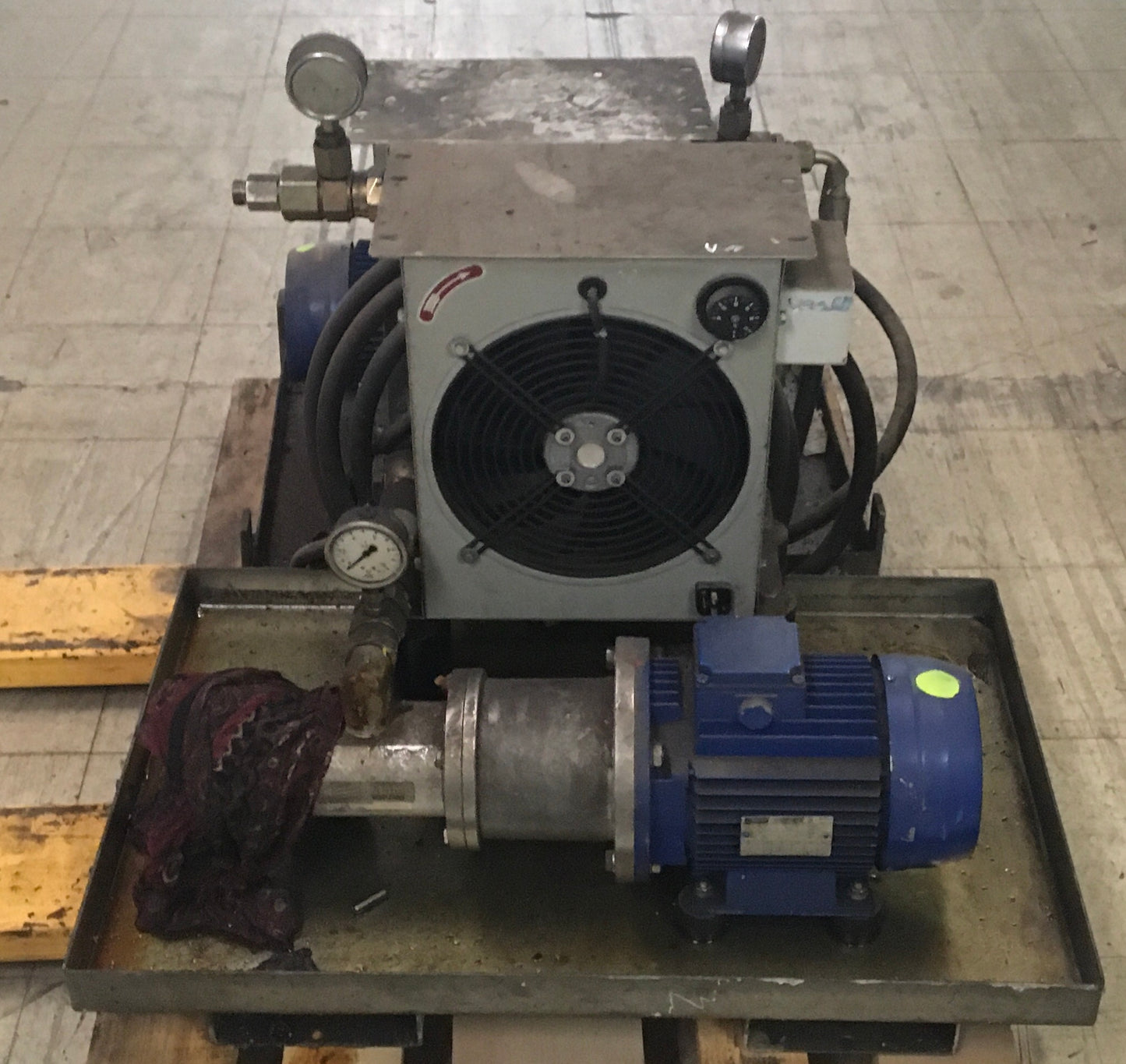 Hydraulikeinheit 1,5 kw mit Kühleinheit Thermostatgesteuert