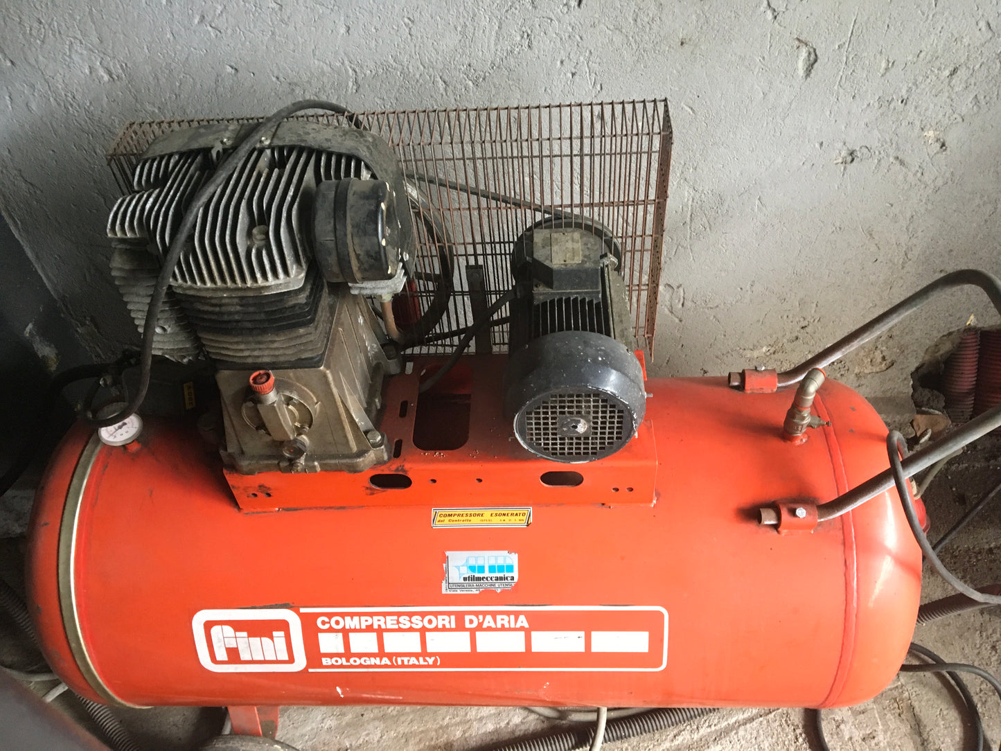 Compressore ad aria compressa a pistoni FINI 380V 3PH. 300 litri